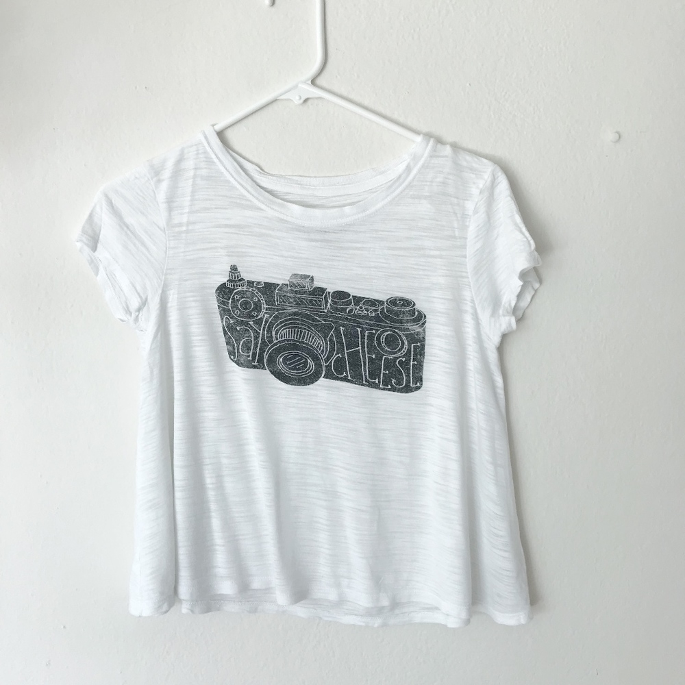 AEO White Graphic Tee